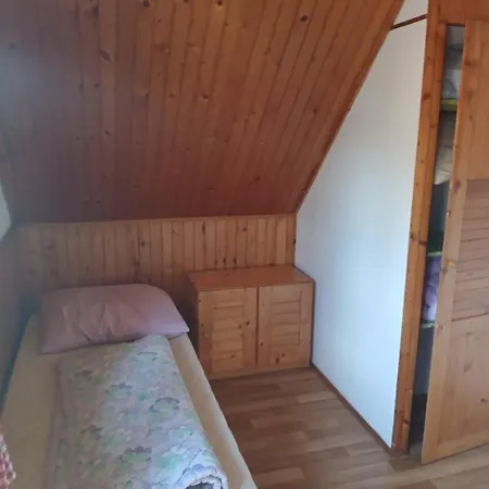 Na Rozcesti Lodge *